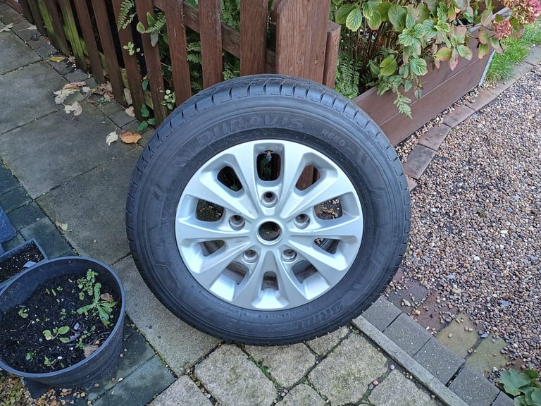 image for Ford Transit Custom 16 inch alloy wheel with Bridgestone Duravis R660 tyre