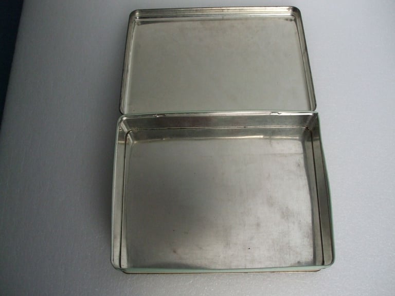 Frears Vintage Biscuit Tin (Christmas 1956)