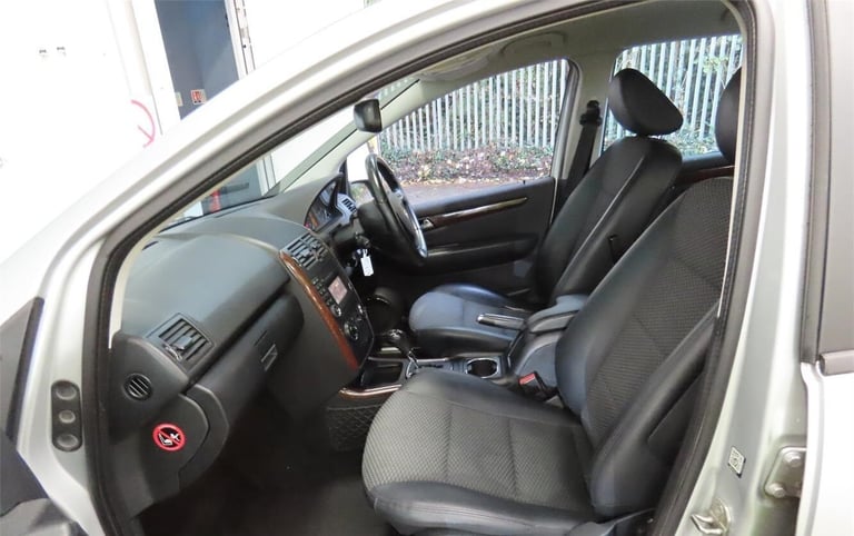 2010 Mercedes-Benz A Class 1.5 A160 Elegance SE Hatchback 5dr Petrol CVT (162