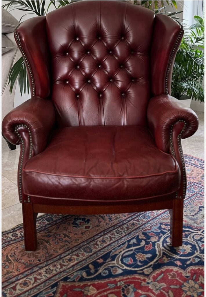 image for FINE VINTAGE CHESTERFIELD OXBLOOD LEATHER WING BACK MASTER ARMCHAIRS (PAIR) VGC