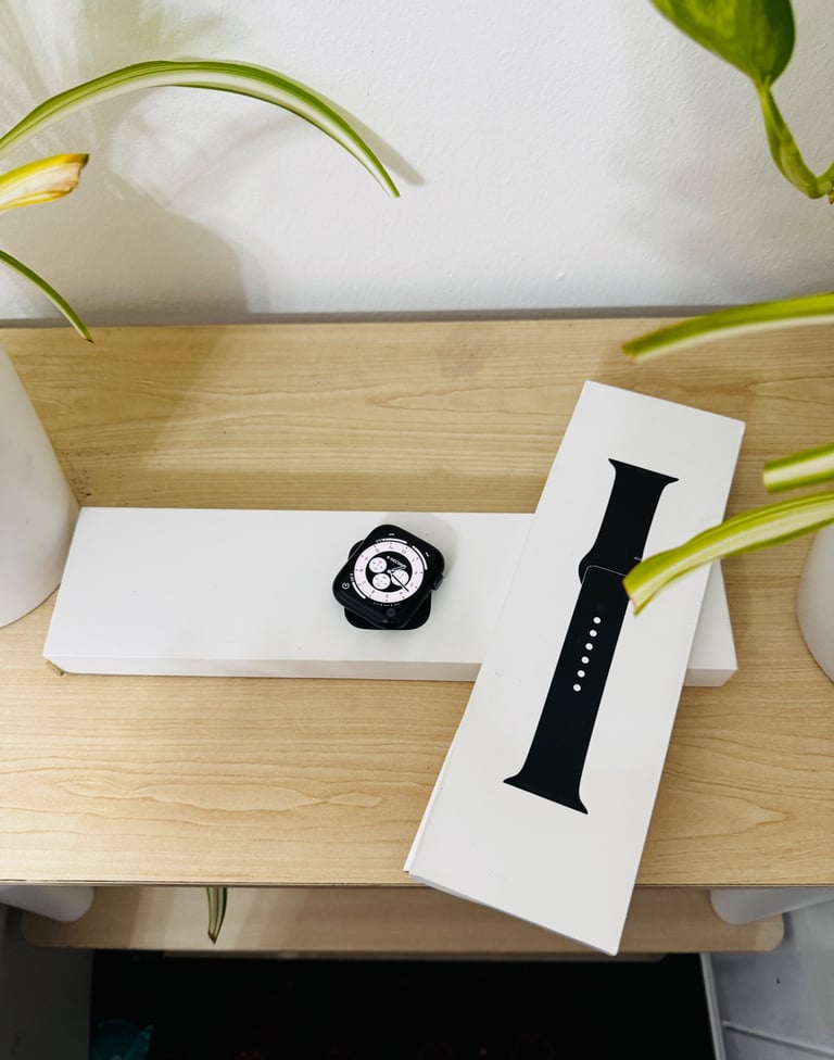 Apple Series 8 Watch 45MM Good Condition 