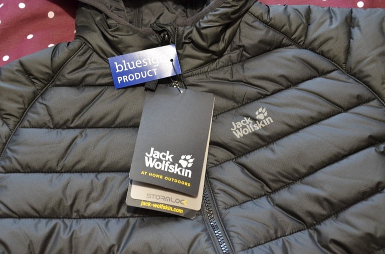 Jack Wolfskin jacket size 8/10 - brand new never worn - REDUCED TO £50