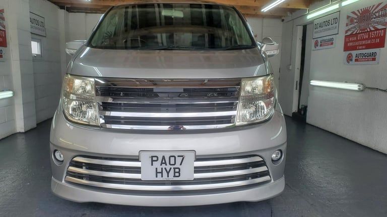 Nissan Elgrand e51 rider 2.5 automatic 8 seater fresh japanese import 2007