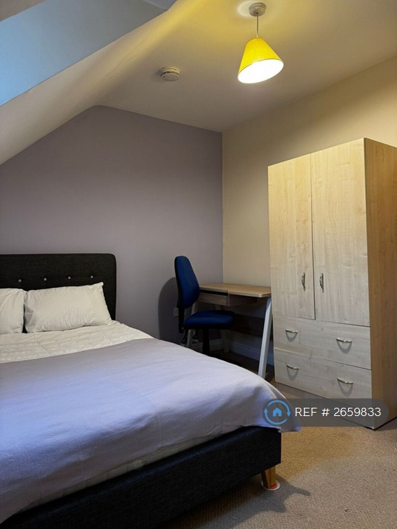 6 bedroom house in Gordon Street, Leamington Spa, CV31 (6 bed) (#2659833)