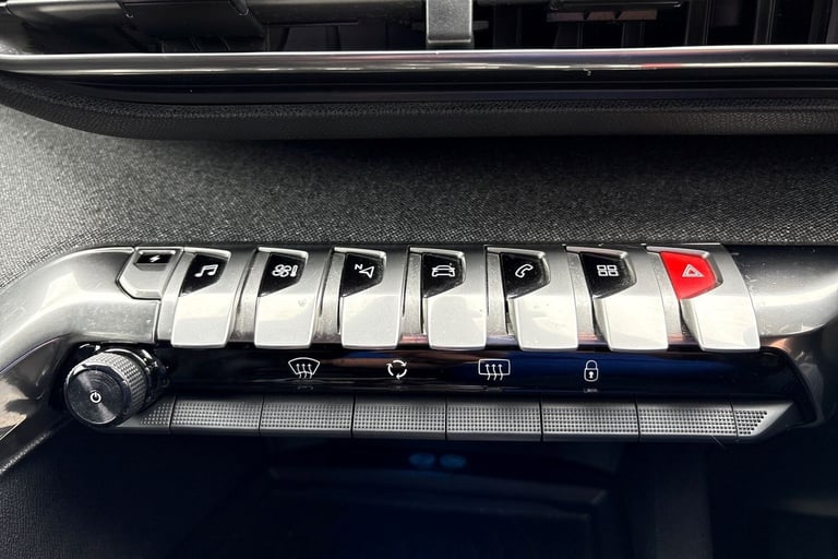 2020 Peugeot 3008 1.6 Hybrid4 300 GT Line 5dr e-EAT8 HATCHBACK PETROL/ELECTRIC Manual