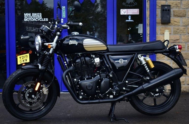 image for 2024 74 ROYAL ENFIELD INTERCEPTOR 650 TWIN DARK EURO 5 (47 PS)