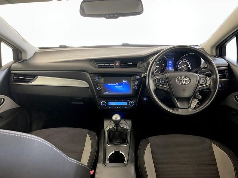 2017 Toyota Avensis 2.0 D-4D Business Edition Euro 6 (s/s) 4dr Manual Saloon Diesel Manual