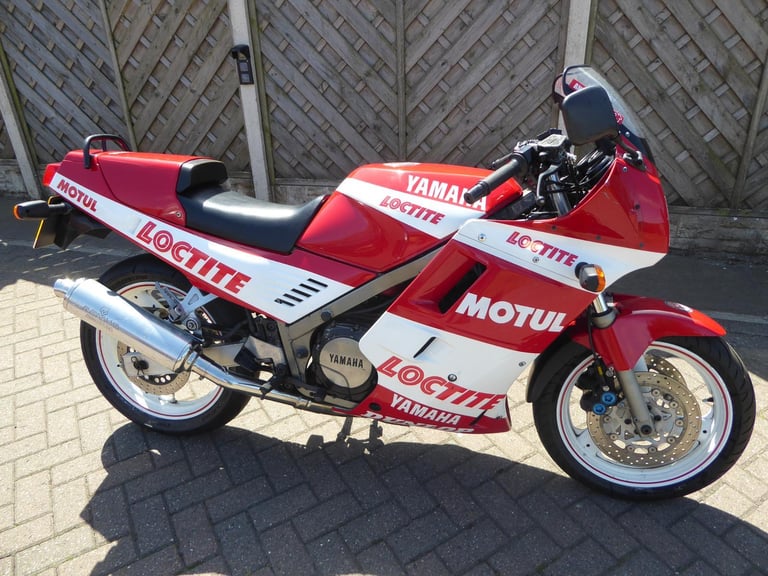 YAMAHA FZ 750 G REG LOW MILES LAST OWNER 17 YEARS WILL BE FULLY SERVICED 1YR MOT