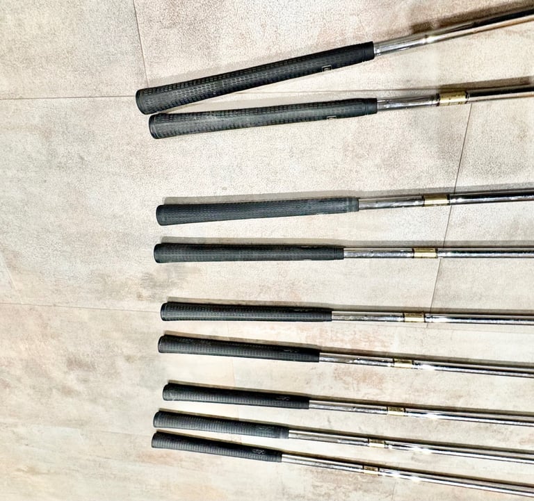 Wilson Fat Shaft Full Golf Irons Set (3-9, S, P) Right Handed – Steel Shafts + Lamkin Wilson Grips