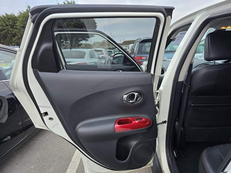 2013 Nissan Juke 1.6 Tekna 5dr CVT HATCHBACK Petrol Automatic