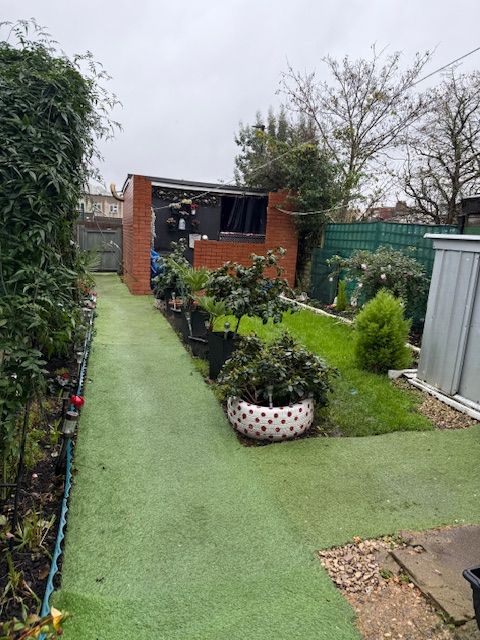 MODERN ONE BEDROOM, CLARE ROAD, CLOSE TO TUBE