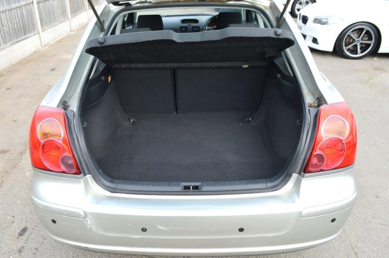 Toyota Avensis 1.8 VVT-i T3-S 5dr Petrol Manual - Image 14