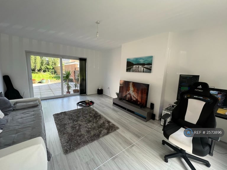 3 bedroom house in Newhaven Road, Leicester, LE5 (3 bed) (#2573896)
