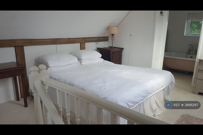 3 bedroom house in Prestwick Lane, Chiddingfold, Godalming, GU8 (3 bed) (#2666297)