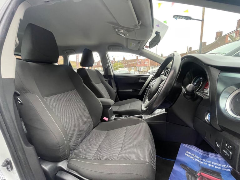 2013 Toyota Auris 1.8 VVT-h Icon CVT Euro 5 (s/s) 5dr HATCHBACK Petrol/Electric Hybrid Automatic