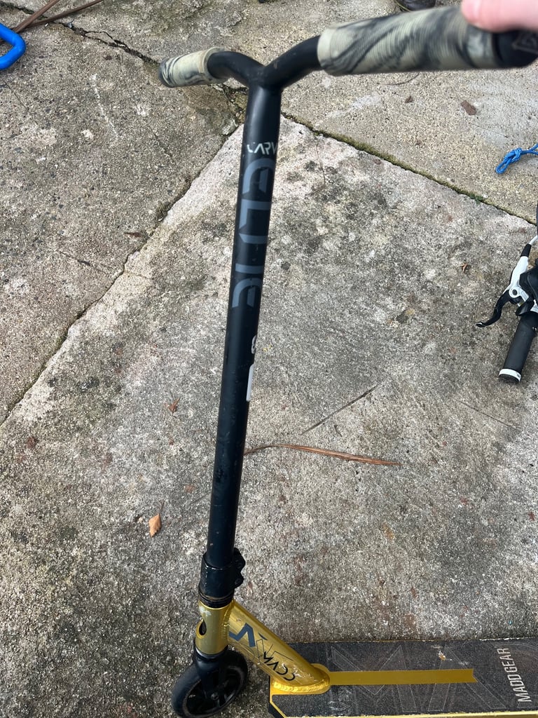 image for MADD GEAR scooter