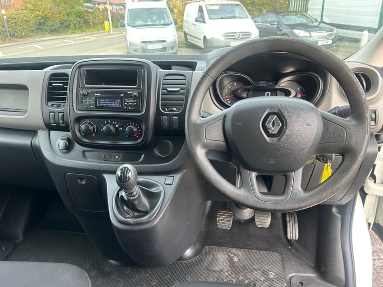 2019 Renault Trafic 1.6 dCi 27 Business SWB Standard Roof Euro 6 5dr PANEL VAN Diesel Manual