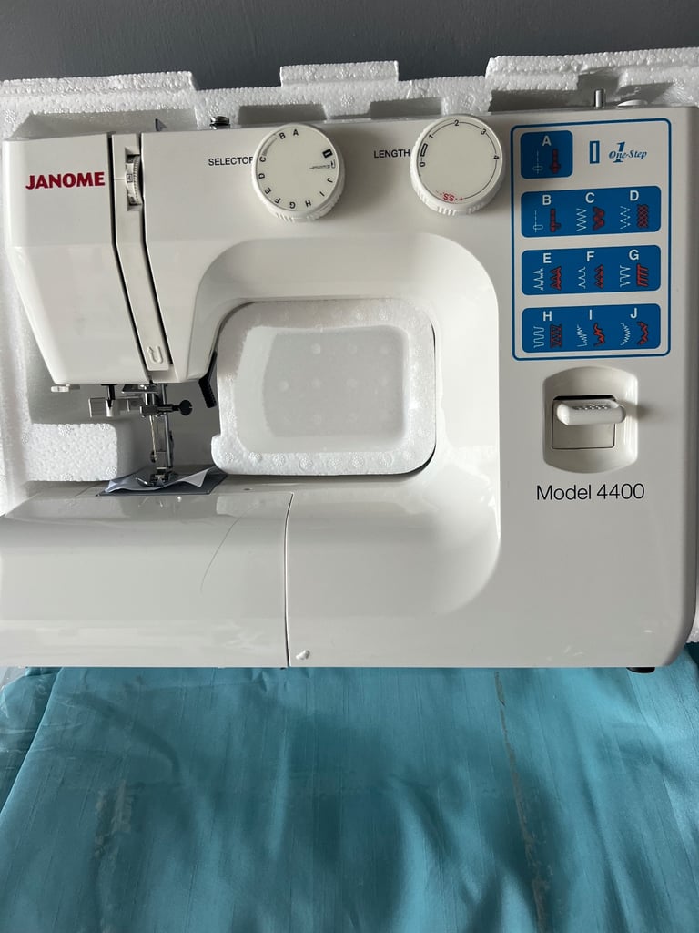 Janome 4400 sewing machine