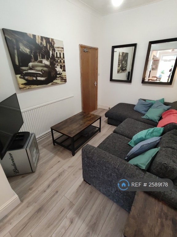 1 bedroom in Phillips Parade, Swansea, SA1 (#2589178)