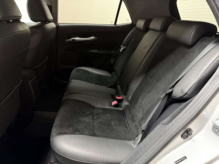 2012 Toyota Auris 1.8 VVT-h T Spirit CVT Euro 5 (s/s) 5dr Hatchback Hybrid Automatic