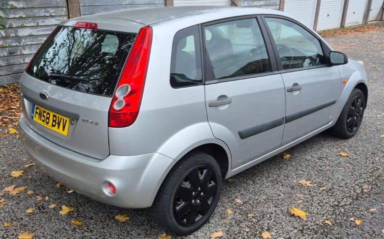MOT - 16th of October 2026. 3 Owners. Ford Fiesta Style Climate - 2008/58 - 1.25 Petrol Manual 5 dr