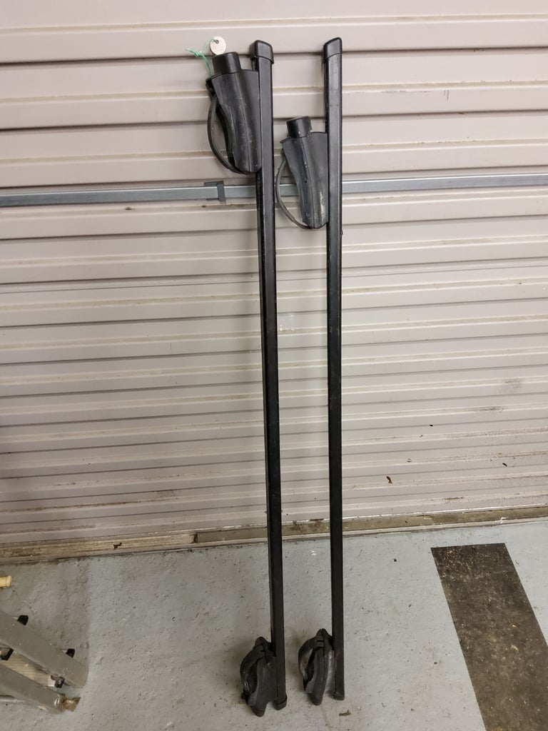 Pair of Thule Roof Bars - approx 120cm