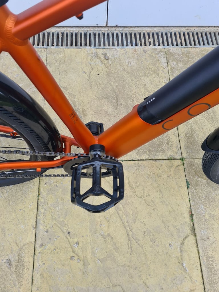 Compass Electric bike, hardly used and in great condition