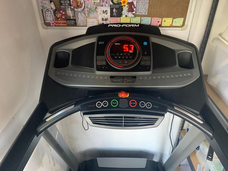 Treadmill proform 600i foldable