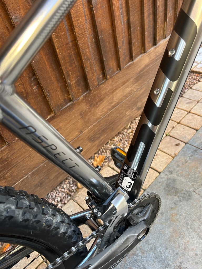Scott Aspect 750 27.5” hardtail mountain bike