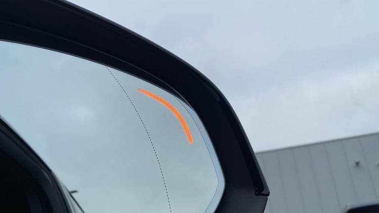 2022 Volvo XC40 2.0 B3 MHEV Plus SUV 5dr Petrol Hybrid DCT Auto Euro 6 (s/s) (163 ps) Petrol/Elec...