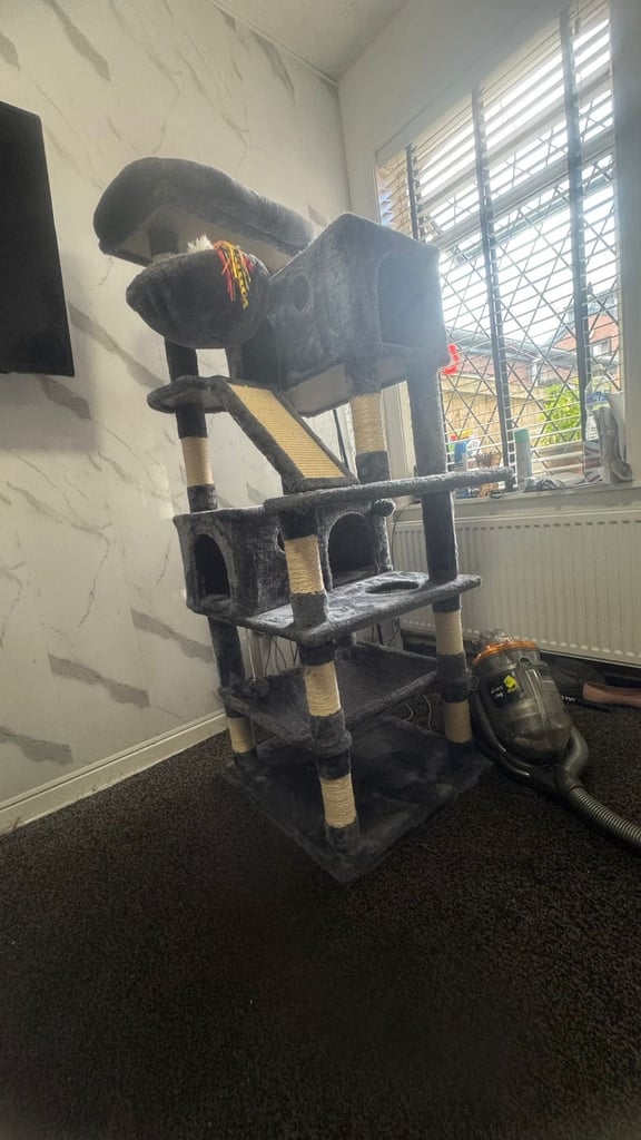 Cat Tree, Cat Tower Scratching Post Climbing Tower, Cats House