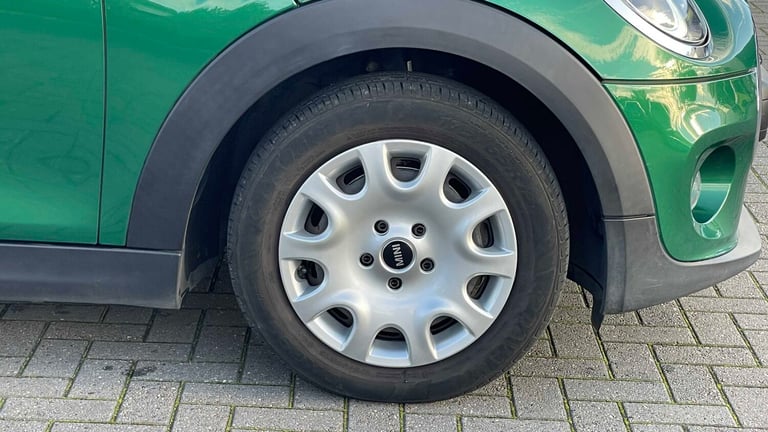 2020 MINI Hatch 1.5 One Classic II 5dr [Comfort/Nav Pack] HATCHBACK PETROL Manual