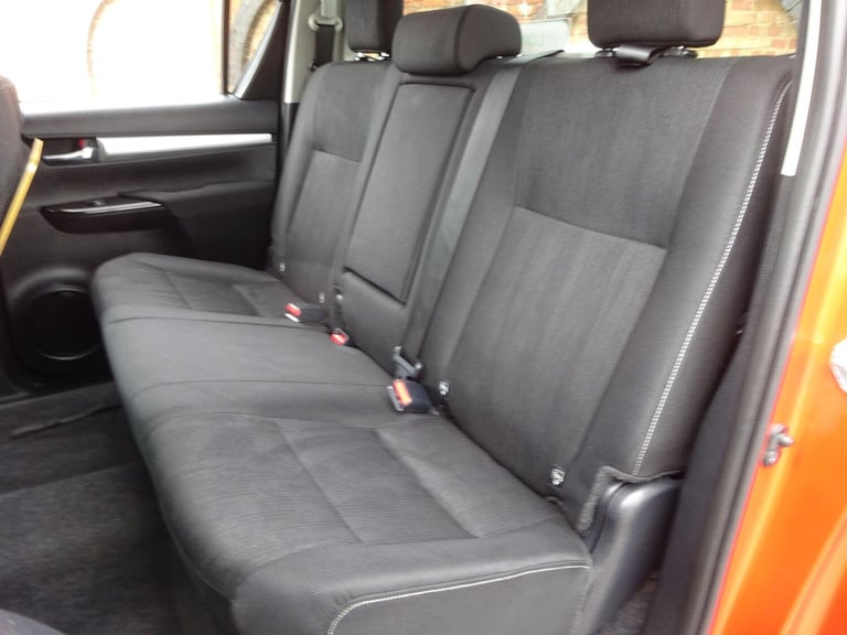 2021 Toyota Hilux 2.8 D-4D Invincible Auto 4WD Euro 6 (s/s) 4dr PICK UP Diesel Automatic