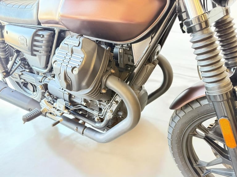 2020 Moto Guzzi V7 744 III Stone Night Pack Euro 4