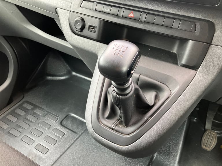 2022 Vauxhall Vivaro 2900 1.5d 100PS Dynamic H1 Van Van DIESEL Manual