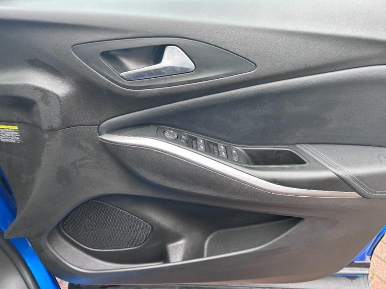 2023 Vauxhall Crossland X 1.6 14.2kwh Ultimate Suv 5dr Petrol Plug In Hybrid Auto Euro 6 (s/s) (2...