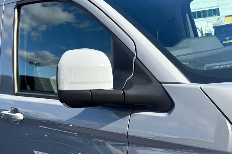 2025 Volkswagen Transporter 160kW 65kWh Commerce Pro Van Auto Van Automatic