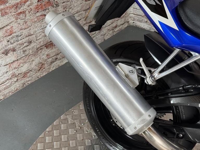 YAMAHA R6 - 2003 Petrol Manual in Blue