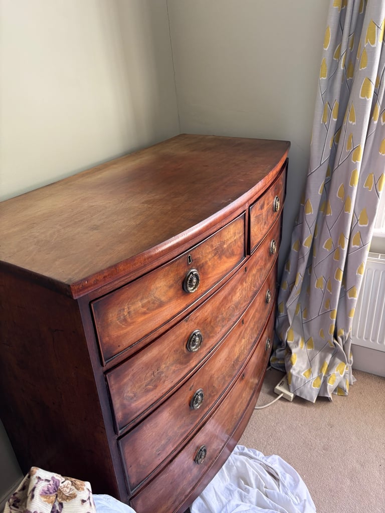Georgian chest of drawers 