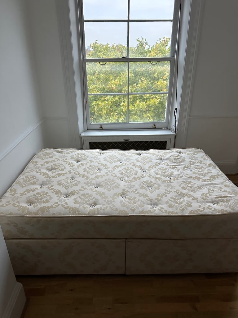 Small Double / Queen Bed 
