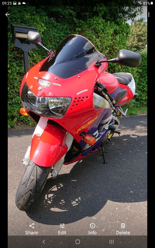Immaculate 918cc Fireblade RRW
