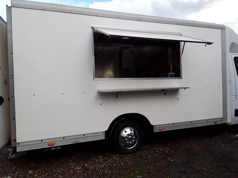 Mobile catering van 