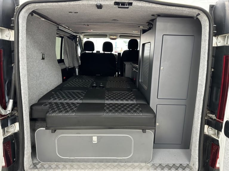 2015 Renault Trafic 1.6 dCi 27 Business camper conversion, 6 seats 5dr Diesel Manual SWB Standa C...