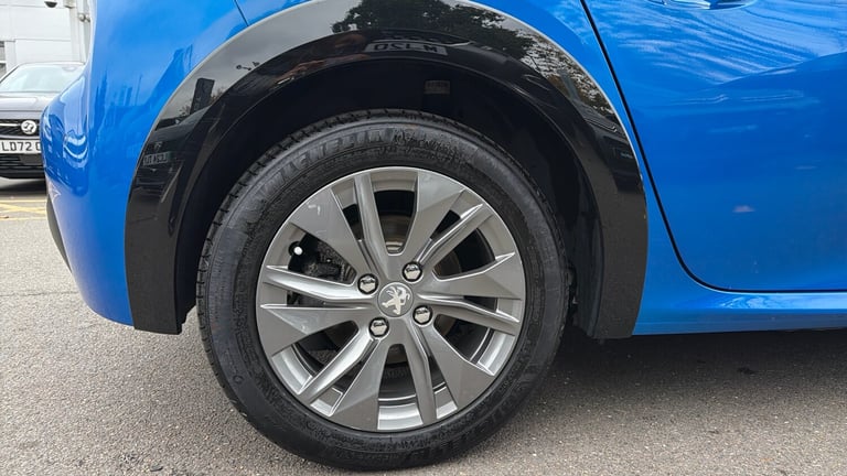 2025 Peugeot 208 50kWh Active Premium + Hatchback 5dr Electric Auto (7.4kW Charger) (136 ps) Hatc...