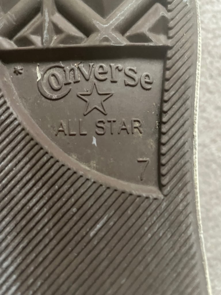 Converse play size 7