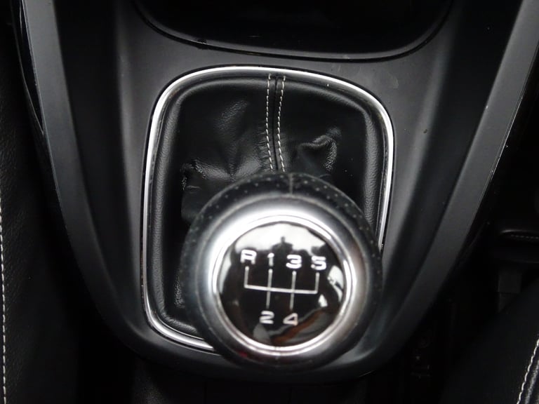 1.6 TDI Black Edition Nav 5dr *SATNAV +CRUISE +PRIVACY +BT +LOW MILES!*