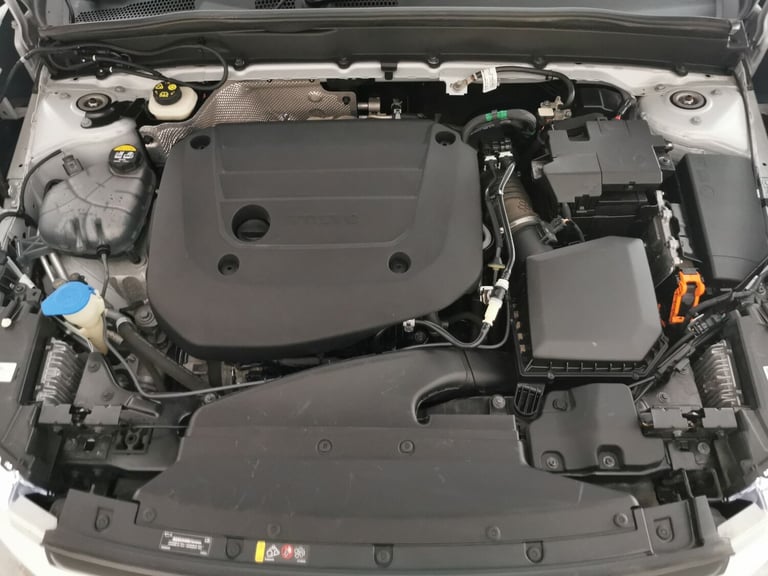 2021 Volvo XC40 2.0 B4P R DESIGN 5dr Auto ESTATE PETROL Automatic