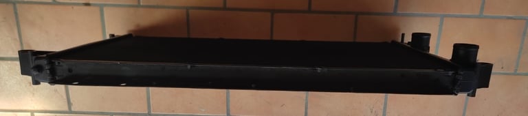 Water radiator Ferrari California
