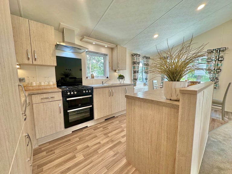 Luxury Static Lodge For Sale NOW REDUCED FOR QUICK SALE Suffolk Coast 11.5 Month Season 