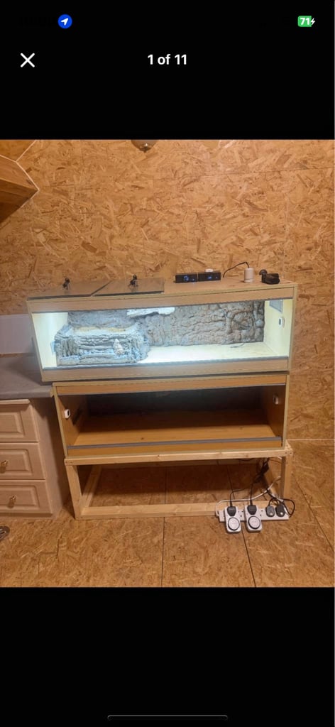 Snake enclosure